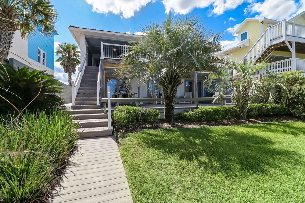 Fernandina Beach Vacations - Dog Friendly Oceanfront Beach House by RedAwning - Property Image 5