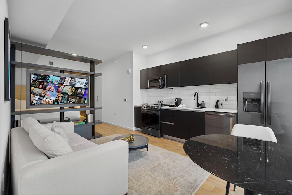 Beautiful Studio Near Bayfront Park