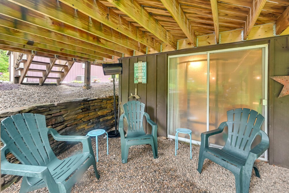 Tolland Cabin w/ Private Hot Tub & Grill!
