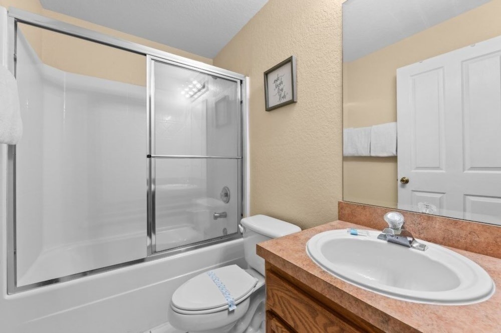 Reserve Retreat - Gated 4br With Pool Near Disney 4 Bedroom Villa