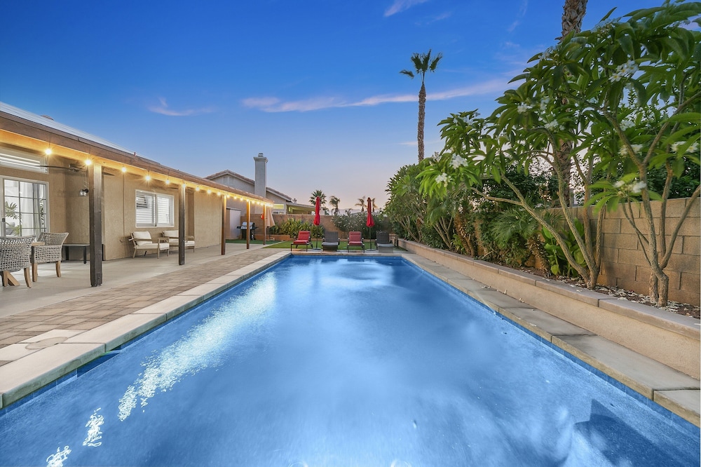 Desert Oasis Retreat Palm Meadows Gem 3 Bedroom Home