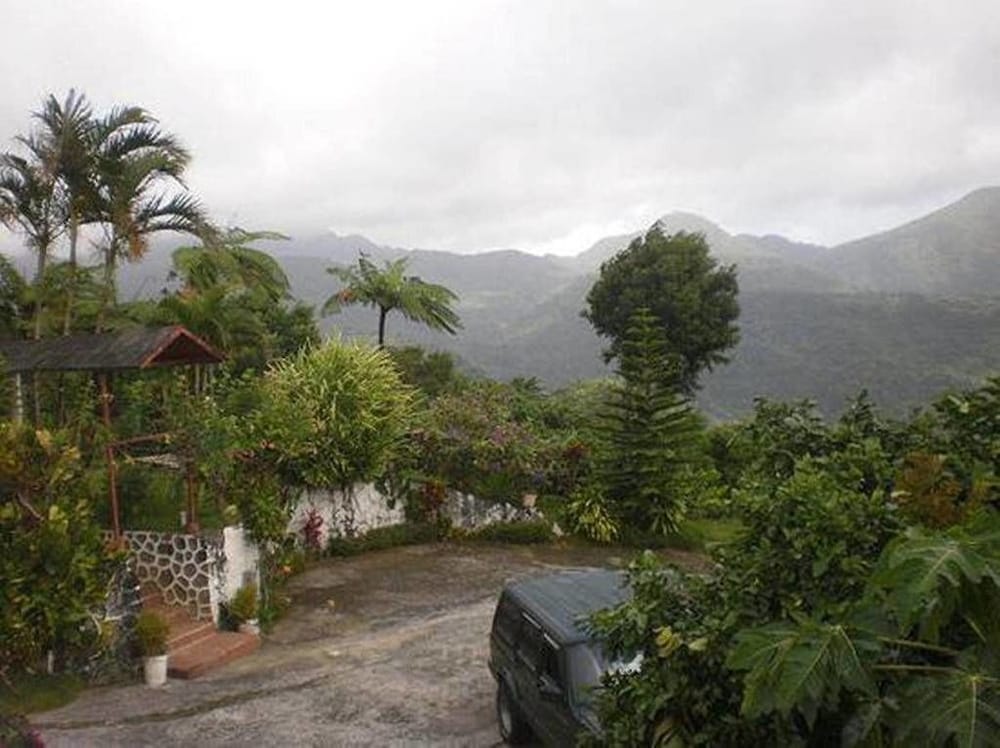 Symes Zee Villa