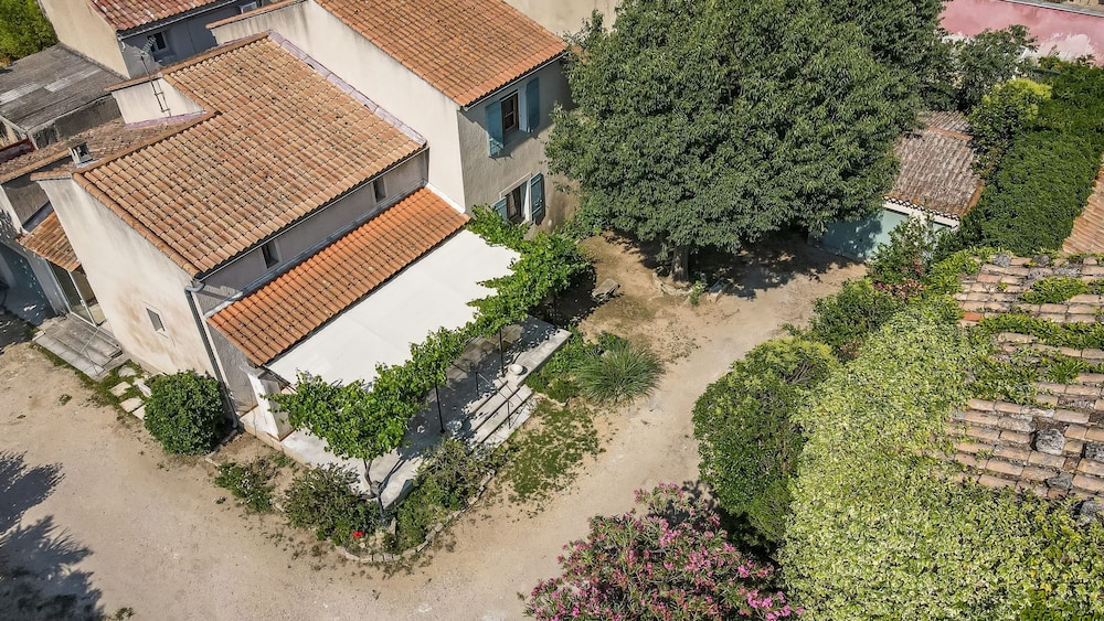 Mas Lou Pitchoun Exceptional Villa Between the Alpilles and Avignon