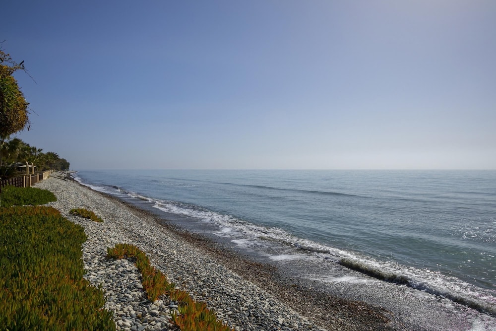 Beachfront Villa Meneou 5
