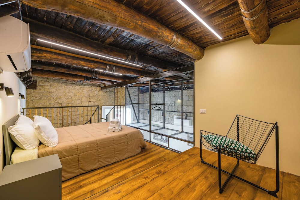 La Pinacoteca Aparthotel by NapoliApartments