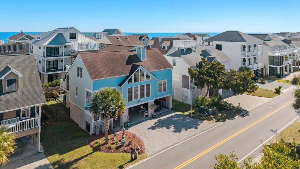 Santorelli's Seaside Serenety 4 Bedroom Home