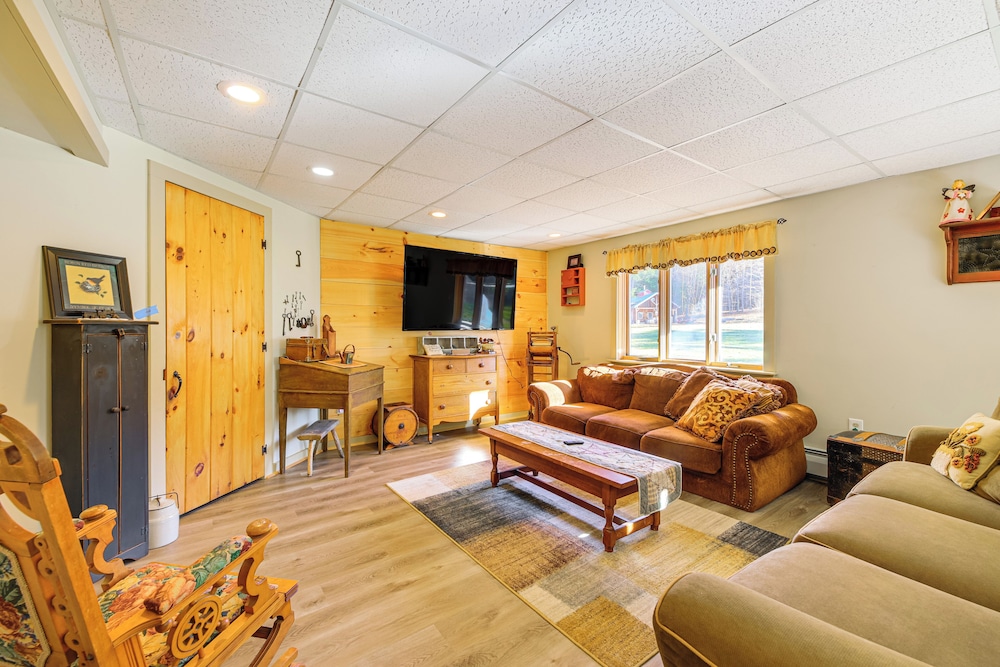 Hot Tub, Fire Pit & Grill: Remote Springfield Home