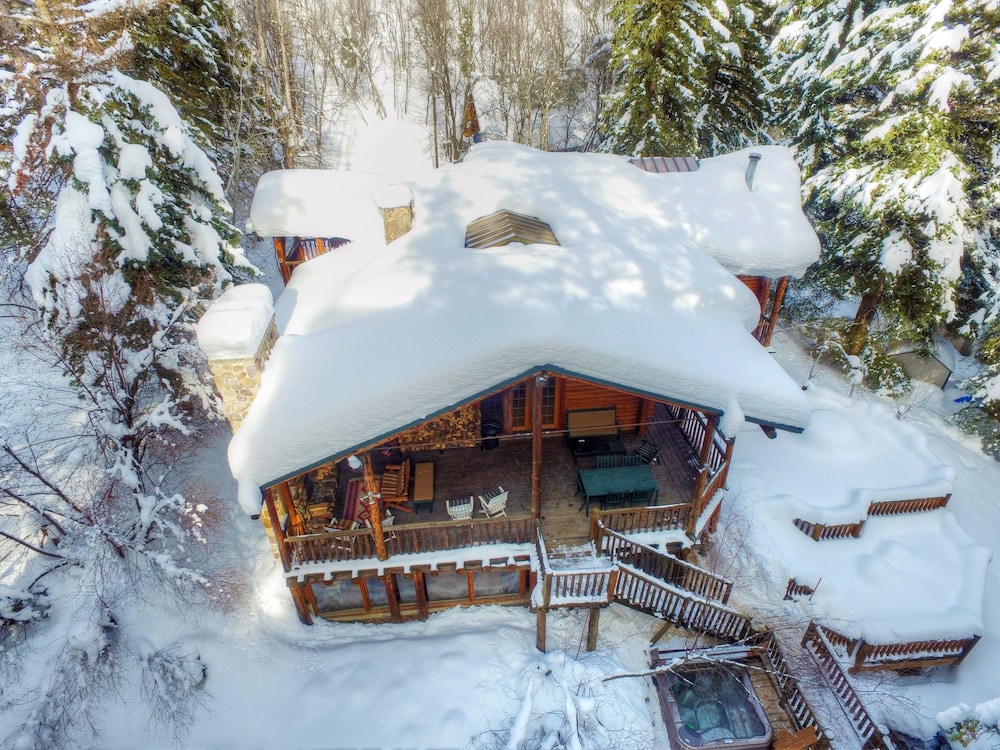 Log Cabin on the Stream