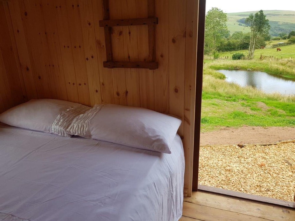 Cozy Cabin Retreat - Sleeps 2 & a Child view 4