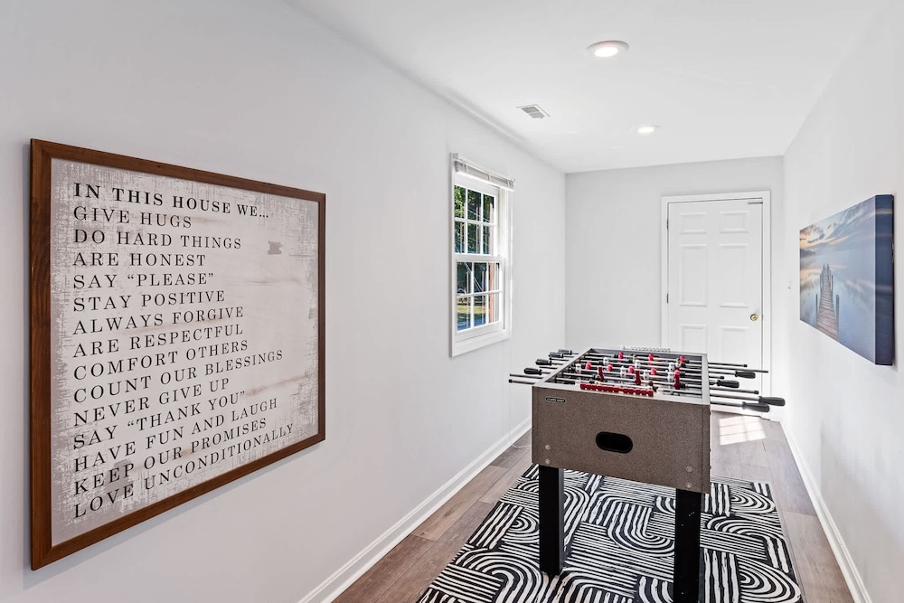 Renovated River Home Hot Tub Sauna Game Room