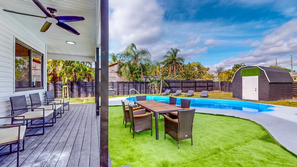 Casa Nirvana 4BR Home With Private Pool