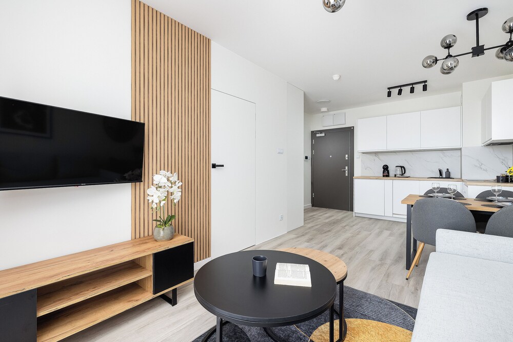 Apartment With Parking & A/C by Renters