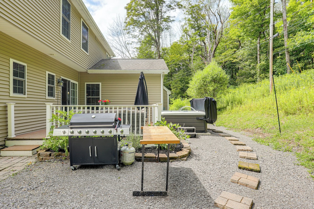 Game Room & Hot Tub: Big Fun in Ellicottville