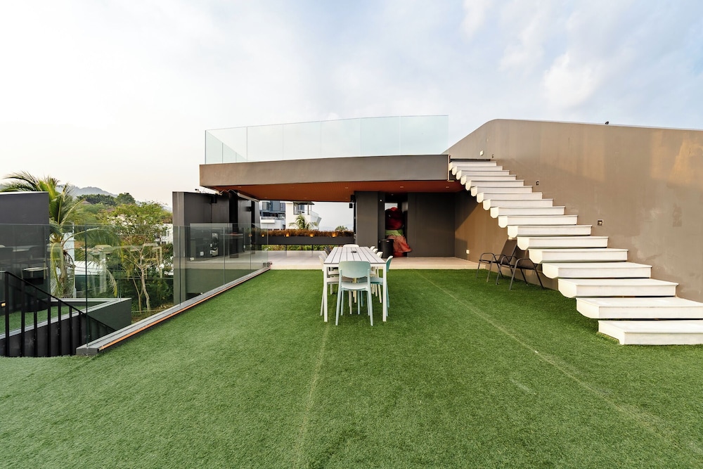 Beautiful Sea View Full Smart House 3BR