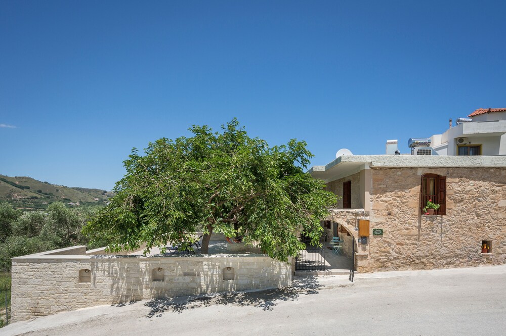 Pagonas Traditional House photo 1