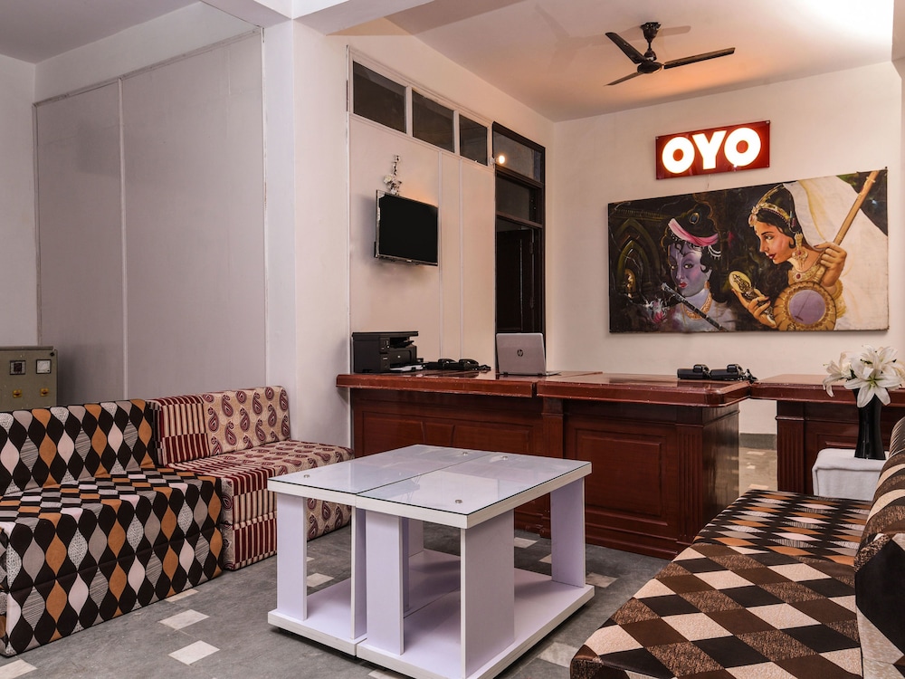 OYO 15624 Golden Plaza