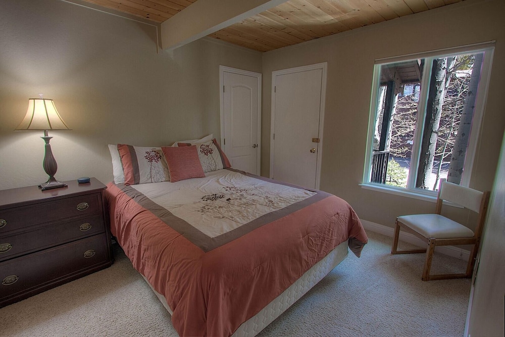 Park View Paradise 3 Bedroom Condo by RedAwning - Property Image 25