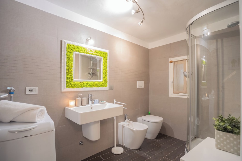 The Green Nest by Lake Como by Rent all Como