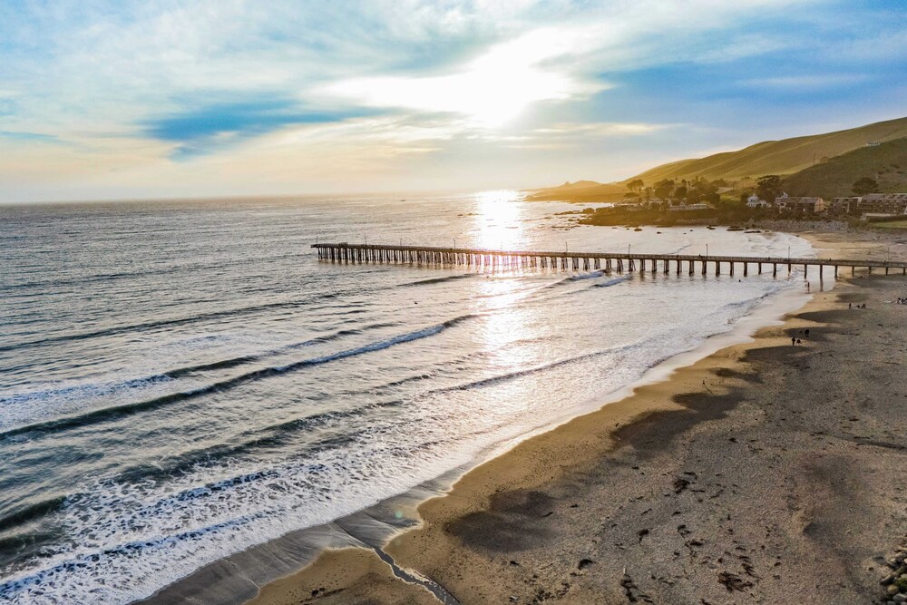 Cayucos Duo 2 Bungalows w/ Views & Lounge Space Pet Friendly