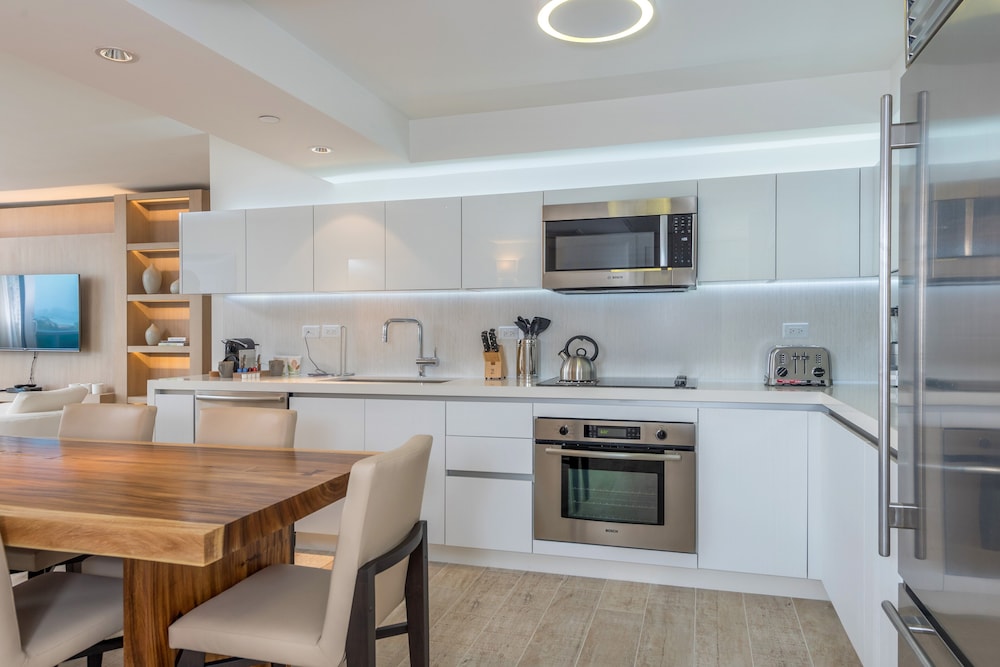 Luxury Vacation Rentals at 1 Hotel & Homes by LRMB