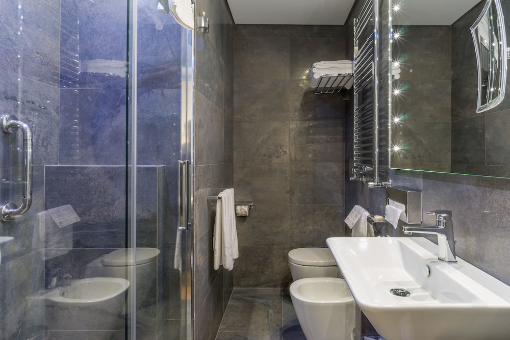 Les Diamants Spanish Steps Suite