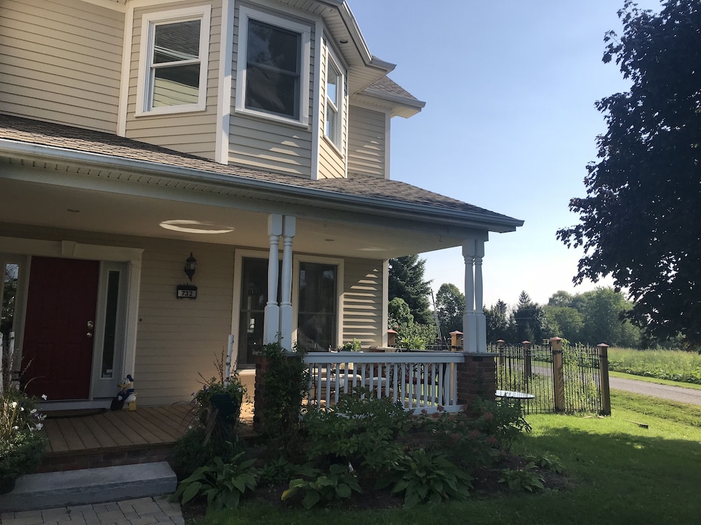 Dicksons Family Suite B&B - Image 1