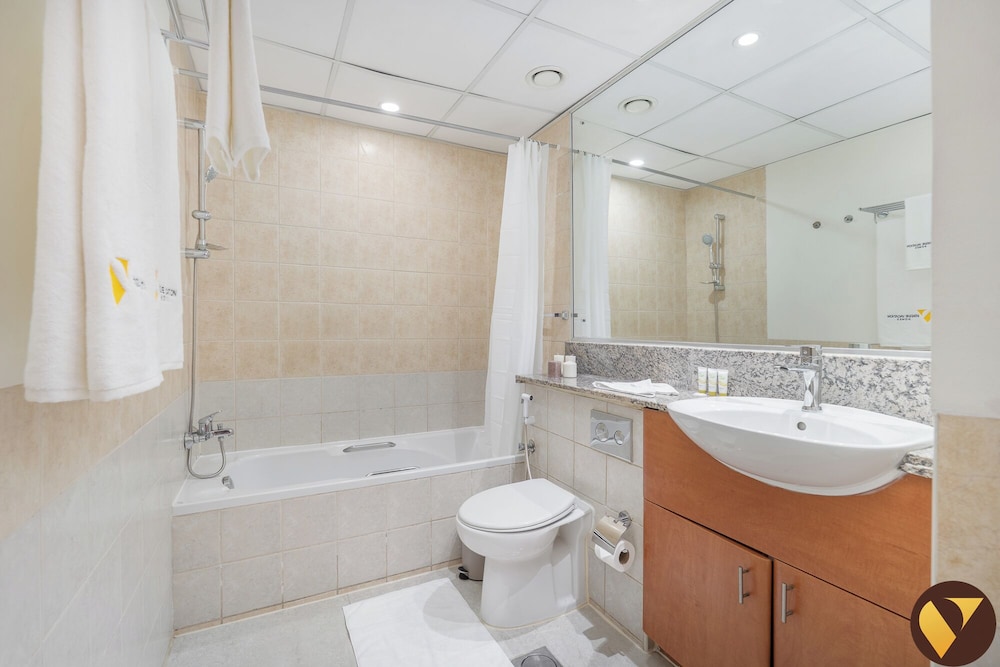 Modern 1 Bedroom Apartment in The Greens