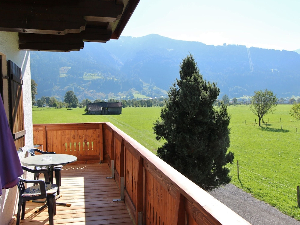 Spacious Apartment near Ski Trail in Maishofen view 3