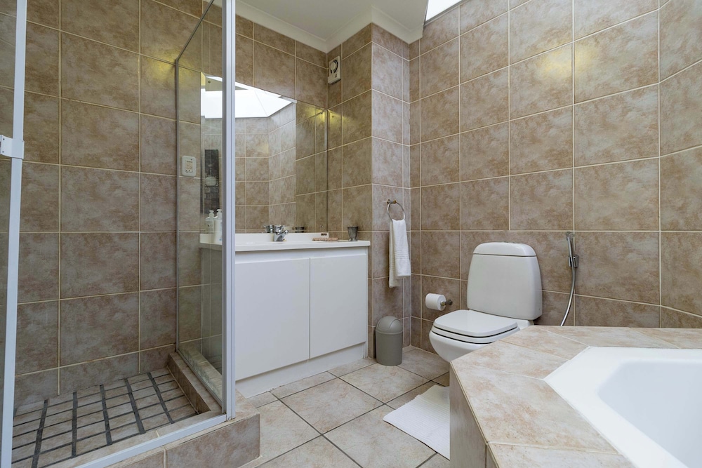 Beachfront Villa Sea Breeze ,hout Bay