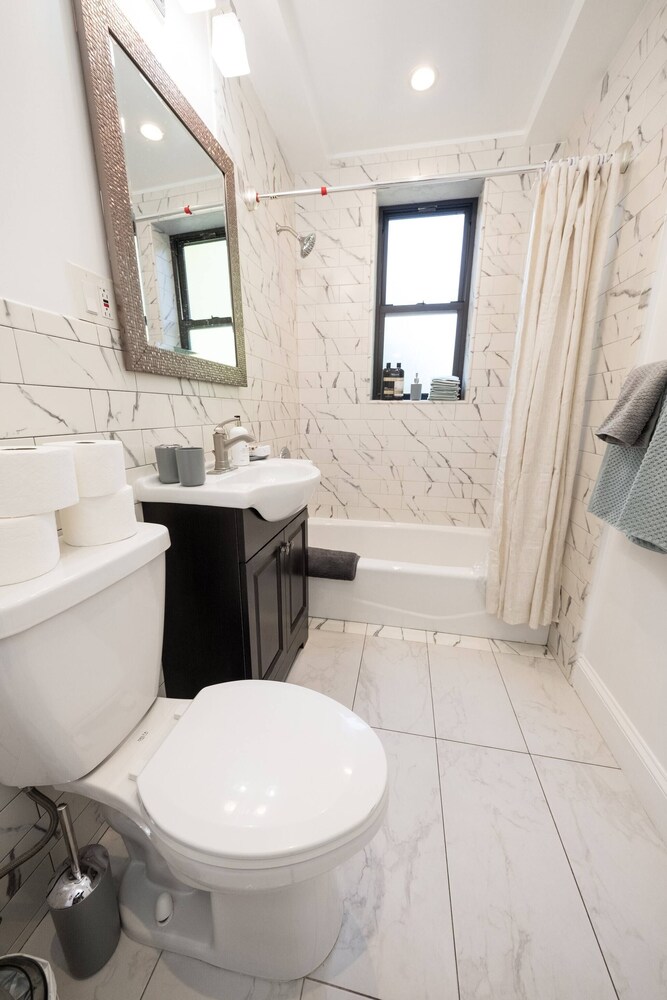 Lovely 4 Br Apt - 2 Blocks To Central Park West