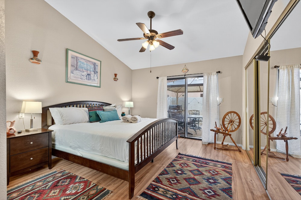 Tempe Oasis With Fire Pit & Bbq Lounge 2 Bedroom Home