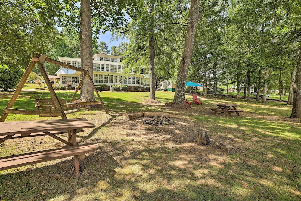 Oxford Vacations - 'the B Haus' Lakefront Retreat w/ Boat Ramp! - Property Image 1