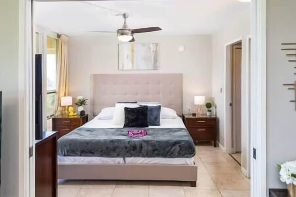 Signature Residences at Maui Banyan