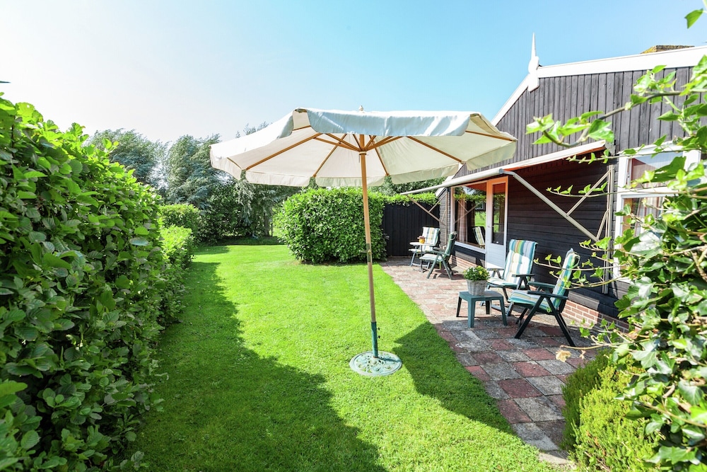Peaceful Holiday Home near Center in Burgh Haamstede