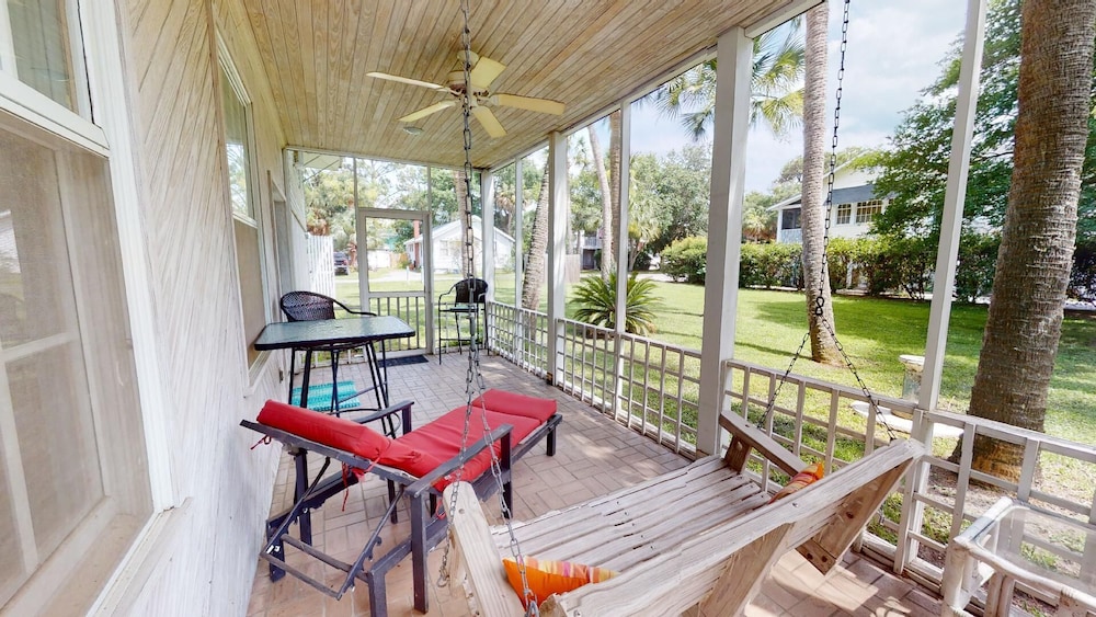 1111 2nd Avenue by Tybee Vacation Rentals