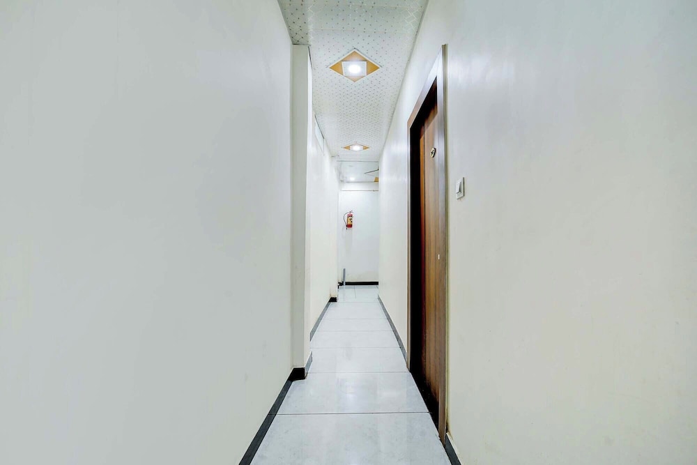 Fabhotel Mahak Palace