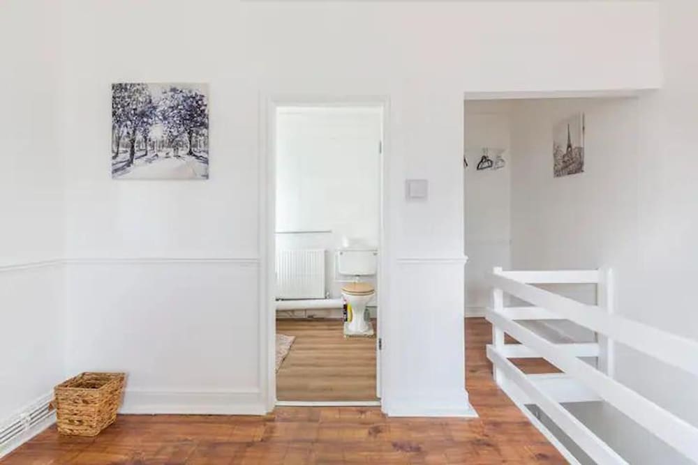 Cheerful Maisonette in the Heart of Orrell Park