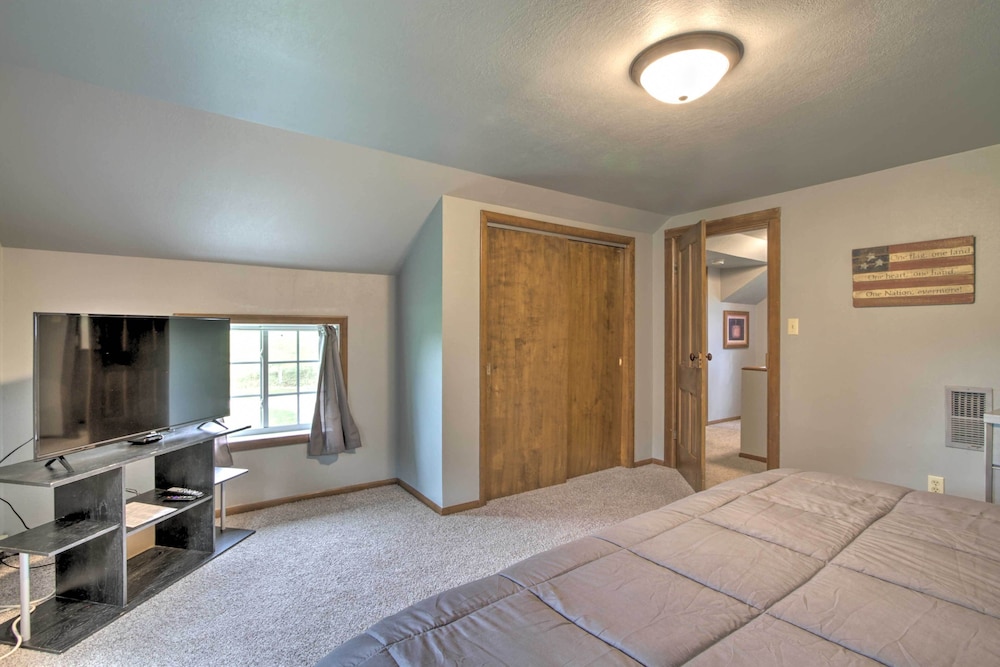 Pet-friendly Spring Grove Home w/ Serene Yard! view 5