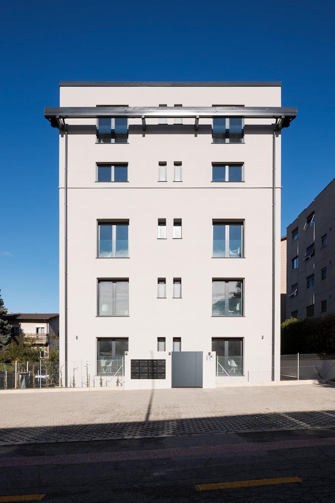 Lugano Suite Modern Concept 5