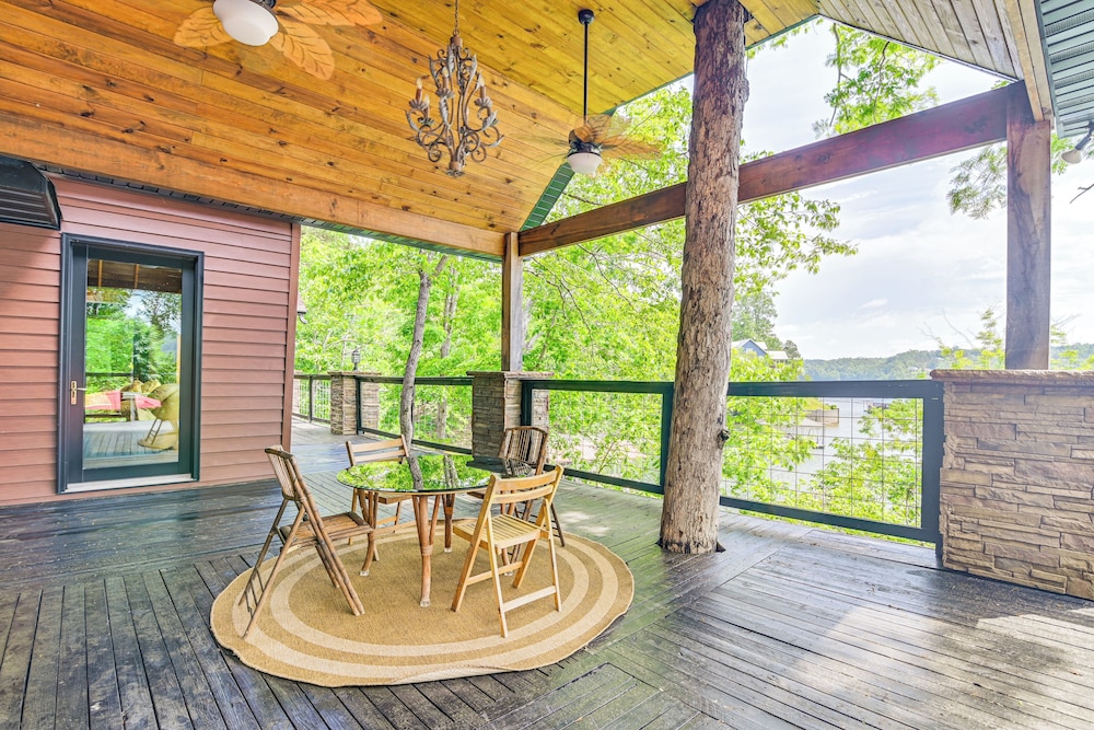 Upscale Getaway on Smith Lake w/ Boat Dock