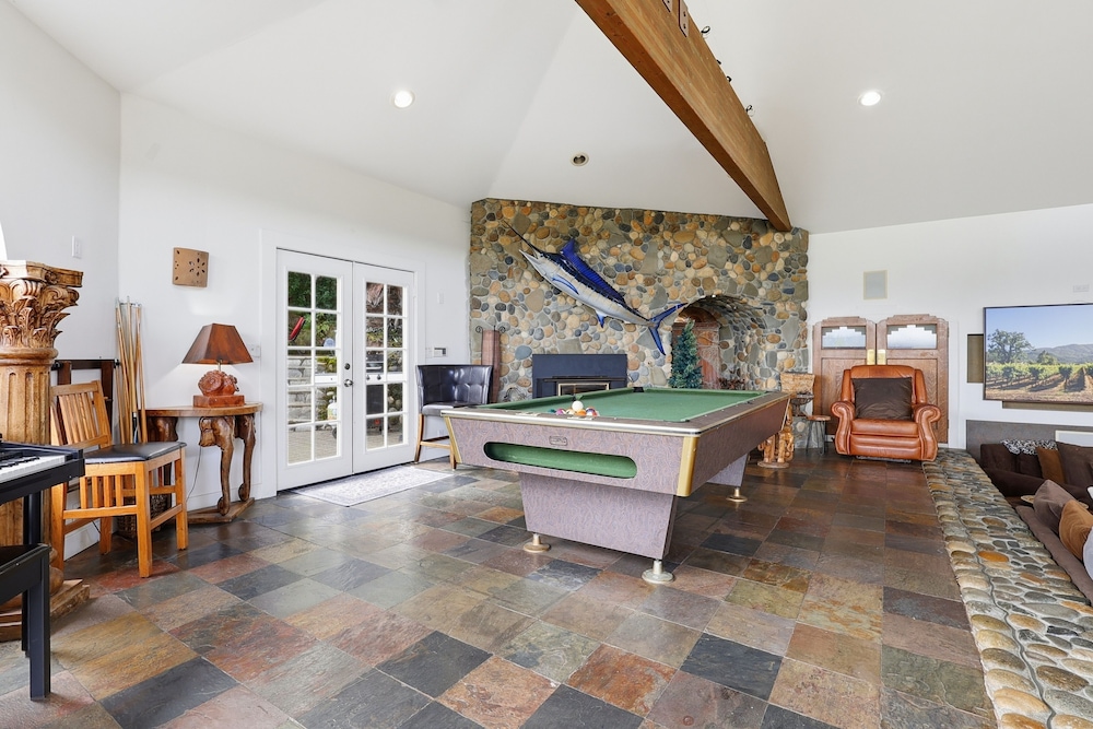 Adventure Alexander Valley Lodge With Pool & Hot Tub 6 Bedroom Villa