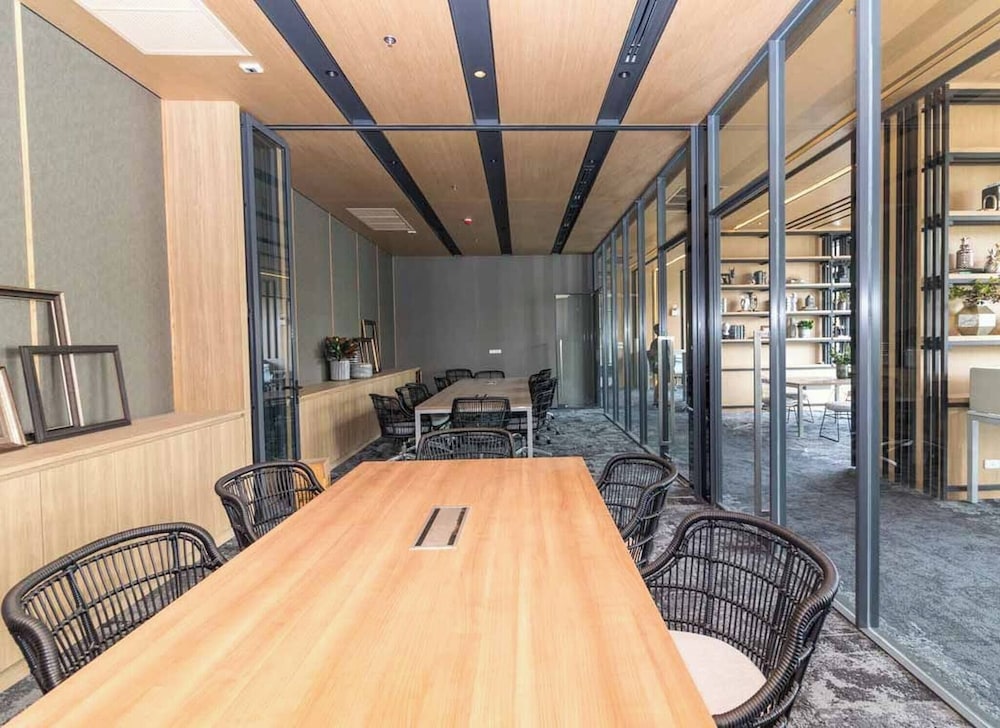 Ideo O2 Resort Condo BTS Bangna