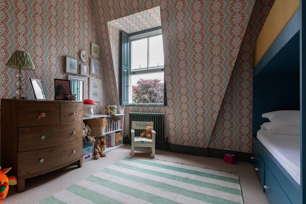 Westover Road III by Onefinestay