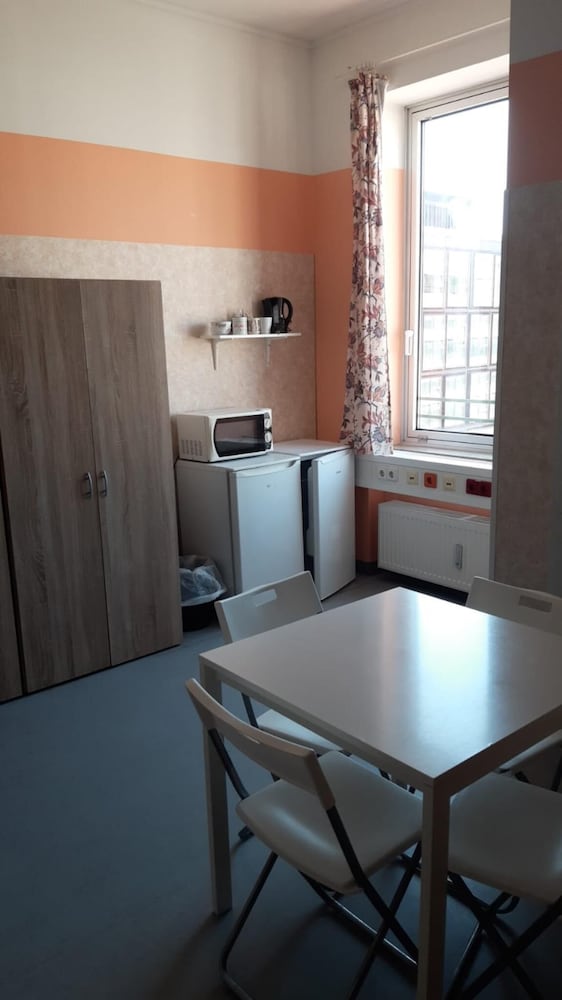 2-Rent Group Hostel Zimmer&Apartments GKP2