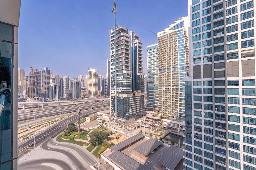 Sleeps 4 in This 2 Bedroom Apartment in Dubai Gate 2