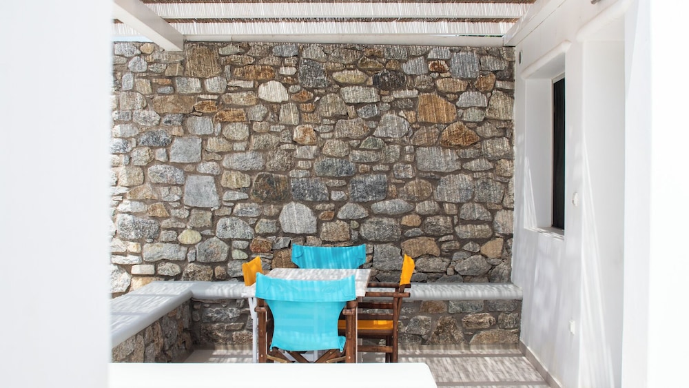 Psaros Village