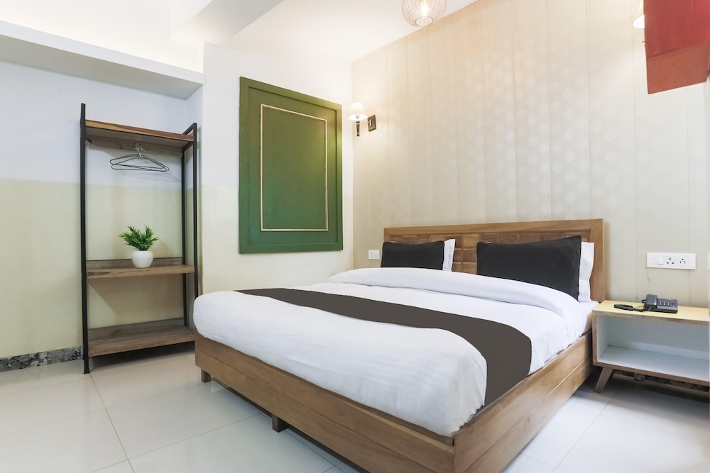 Cozy Stays Near Pacific Mall Rajpur Dehradun