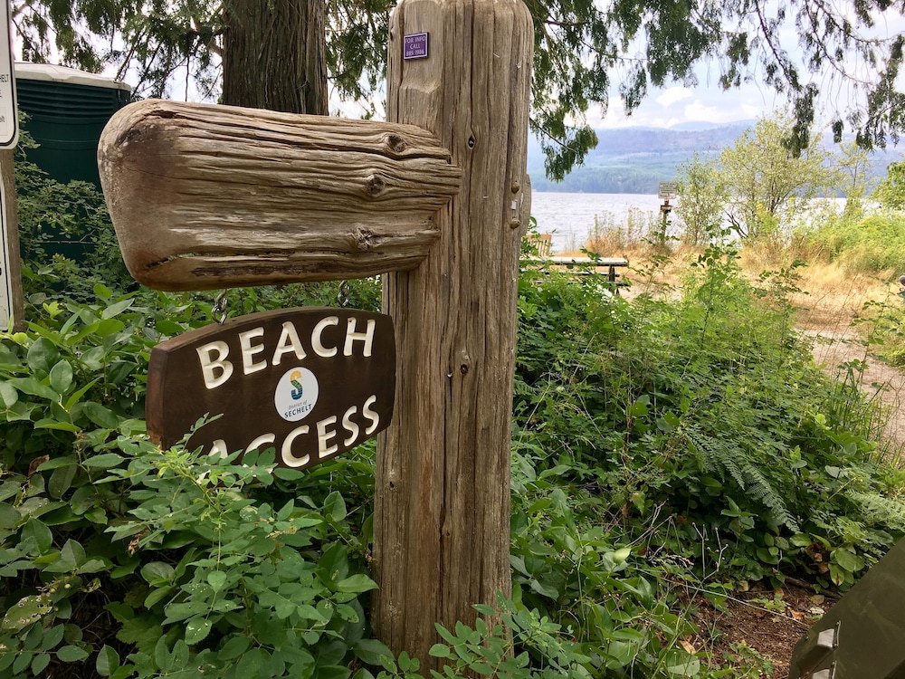 Davis Brook Retreat