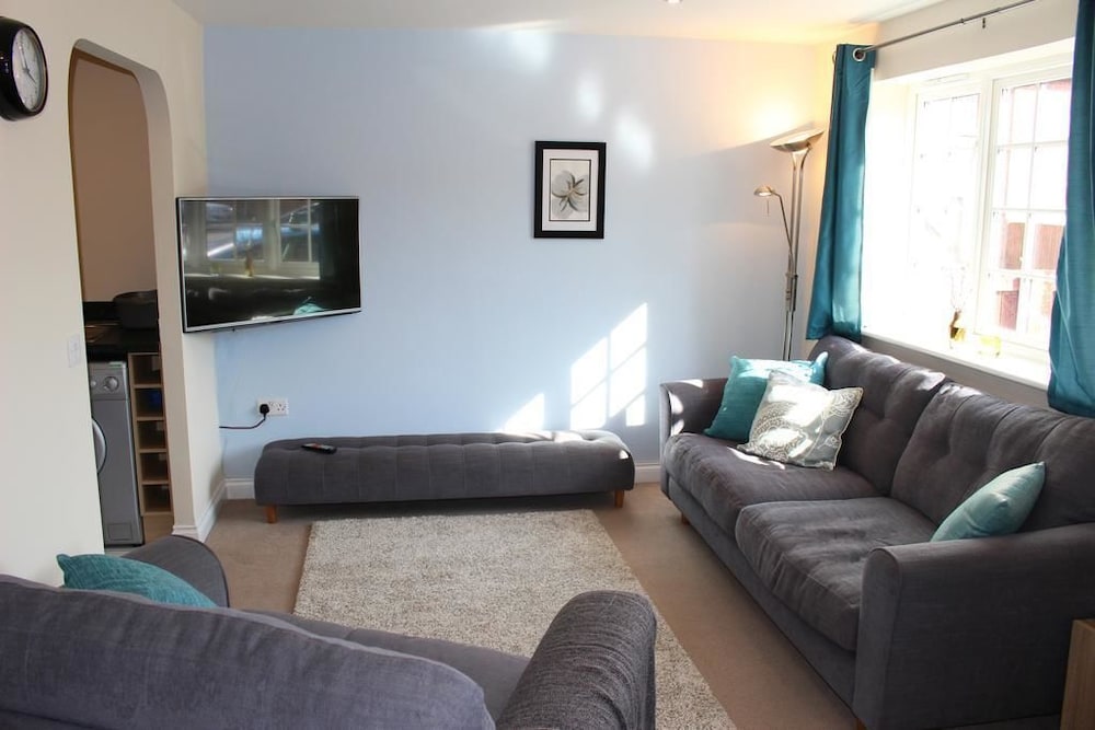 Glover Apartment