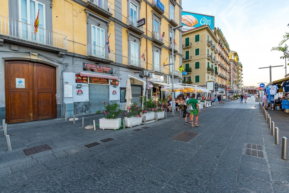 Central Station Housing - Studios by Wonderful Italy